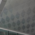  Trần nhôm tam giác vuông